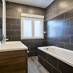 3 Bedroom House With Courtyard, Near Metro