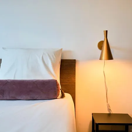 3 Bedroom House With Courtyard, Near Metro