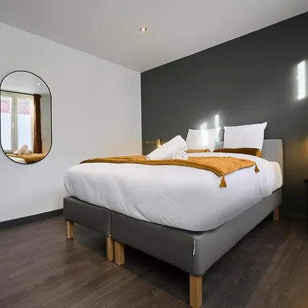 3 Bedroom House With Courtyard, Near Metro 4*